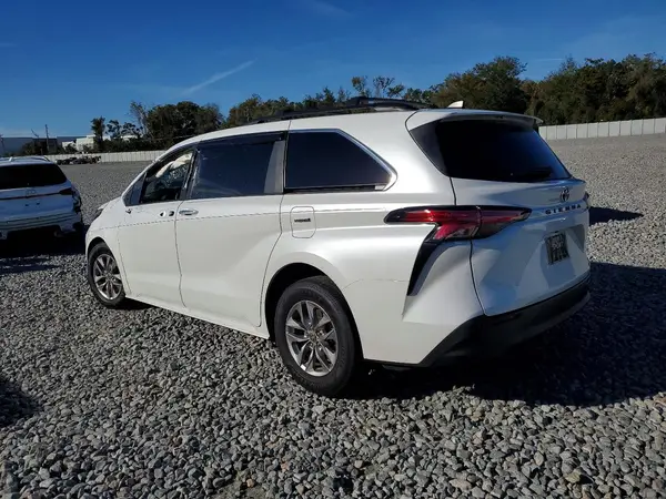 5TDYRKEC6NS089987 2022 TOYOTA SIENNA - Image 2