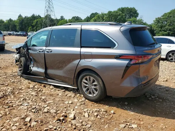 5TDYRKEC6NS101944 2022 TOYOTA SIENNA - Image 2