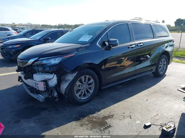 5TDYRKEC6NS103161 2022 TOYOTA SIENNA - Image 2