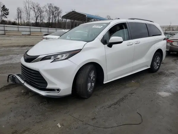 5TDYRKEC6NS104357 2022 TOYOTA SIENNA - Image 1