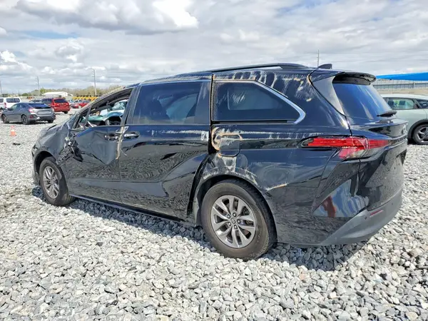 5TDYRKEC6NS105265 2022 TOYOTA SIENNA - Image 2