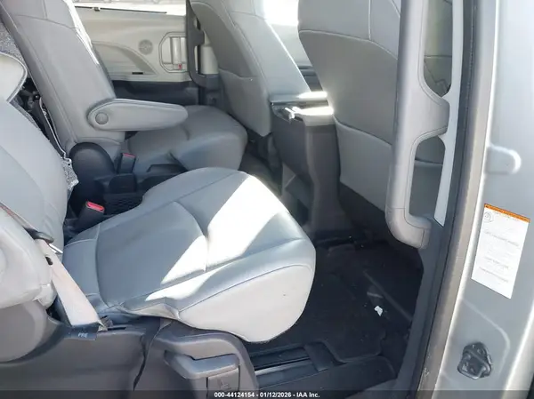 5TDYRKEC6NS105735 2022 TOYOTA SIENNA - Image 8