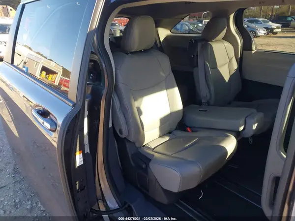 5TDYRKEC6NS117237 2022 TOYOTA SIENNA - Image 8