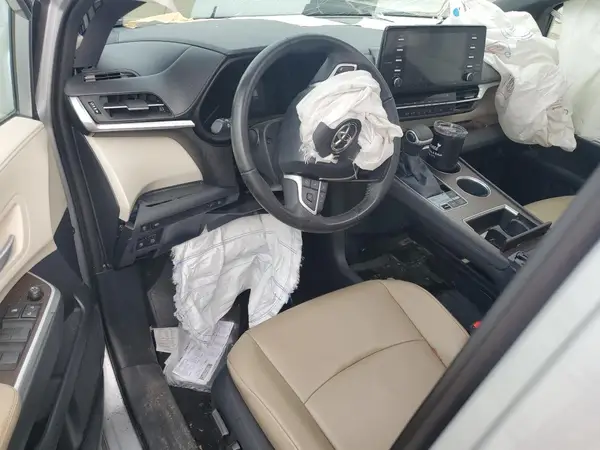 5TDYRKEC6NS120686 2022 TOYOTA SIENNA - Image 8