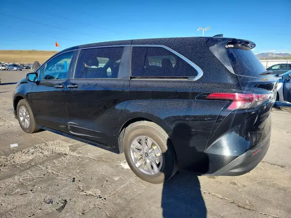 5TDYRKEC6NS126407 2022 TOYOTA SIENNA - Image 2