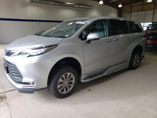 5TDYRKEC6NS129078 2022 TOYOTA SIENNA - Image 1