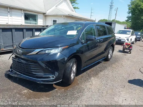5TDYRKEC6NS131462 2022 TOYOTA SIENNA - Image 2