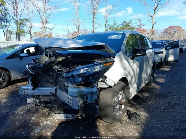 5TDYRKEC6NS136032 2022 TOYOTA SIENNA - Image 2