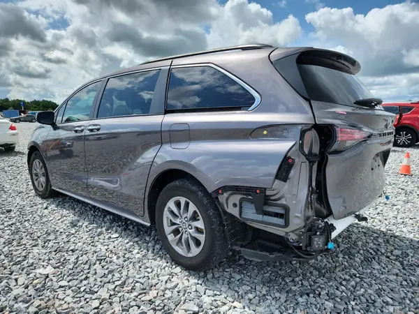 5TDYRKEC6PS147342 2023 TOYOTA SIENNA - Image 2