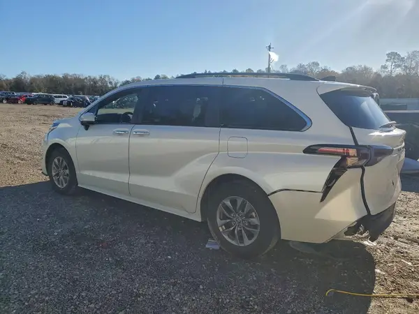 5TDYRKEC6PS150564 2023 TOYOTA SIENNA - Image 2