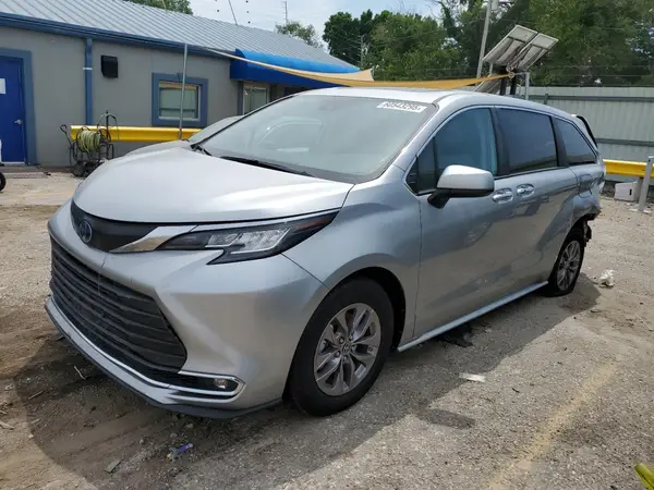 5TDYRKEC6PS152430 2023 TOYOTA SIENNA - Image 1