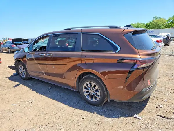 5TDYRKEC6PS159359 2023 TOYOTA SIENNA - Image 2