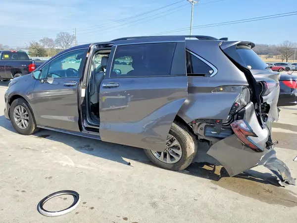 5TDYRKEC6PS164822 2023 TOYOTA SIENNA - Image 2
