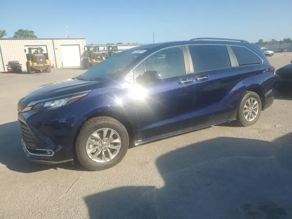5TDYRKEC6PS172550 2023 TOYOTA SIENNA - Image 1