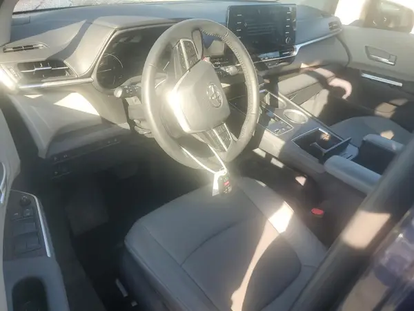 5TDYRKEC6PS172550 2023 TOYOTA SIENNA - Image 8