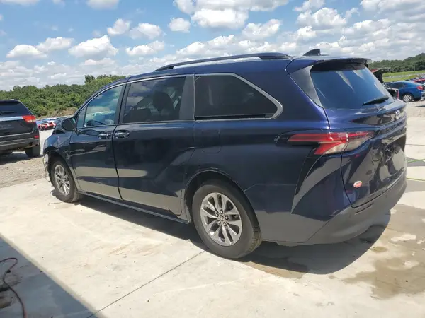 5TDYRKEC6PS173701 2023 TOYOTA SIENNA - Image 2