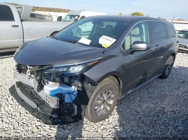 5TDYRKEC6RS190937 2024 TOYOTA SIENNA - Image 2