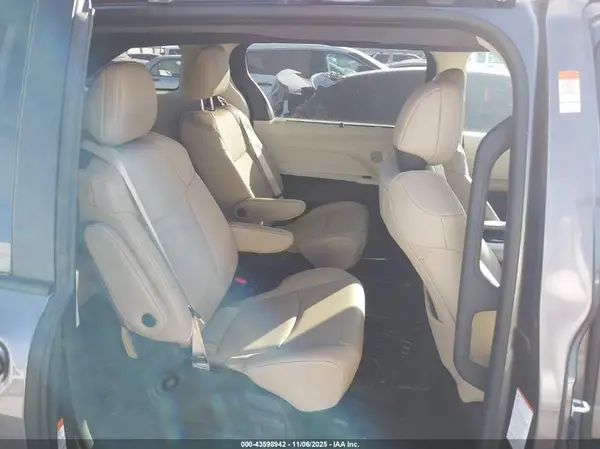 5TDYRKEC6RS190937 2024 TOYOTA SIENNA - Image 8