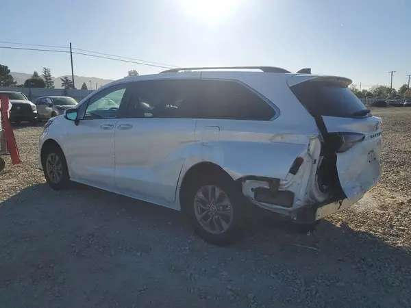 5TDYRKEC6RS193921 2024 TOYOTA SIENNA - Image 2