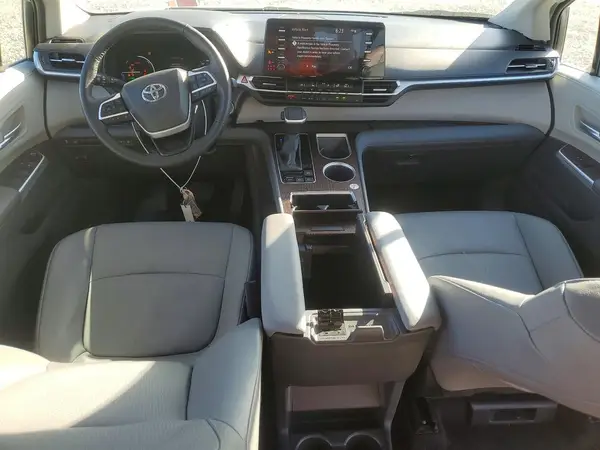 5TDYRKEC6RS193921 2024 TOYOTA SIENNA - Image 8
