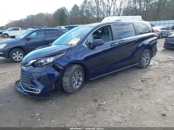 5TDYRKEC6RS195118 2024 TOYOTA SIENNA - Image 2