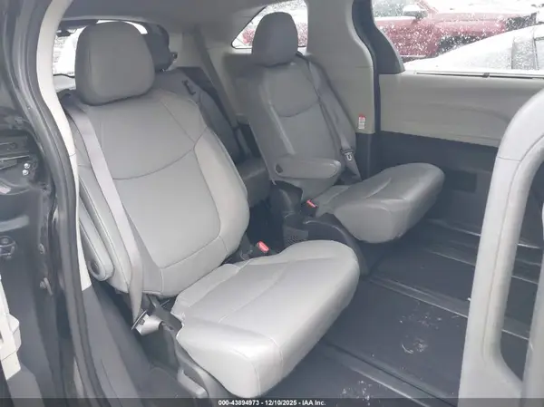 5TDYRKEC6RS206960 2024 TOYOTA SIENNA - Image 8