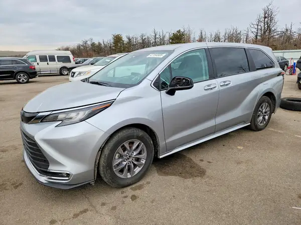 5TDYRKEC6RS215318 2024 TOYOTA SIENNA - Image 1