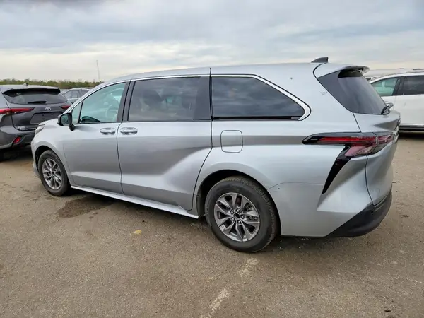 5TDYRKEC6RS215318 2024 TOYOTA SIENNA - Image 2