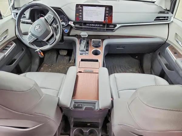 5TDYRKEC6RS215318 2024 TOYOTA SIENNA - Image 8