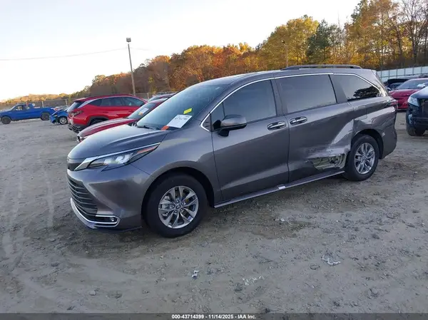 5TDYRKEC6RS217506 2024 TOYOTA SIENNA - Image 2
