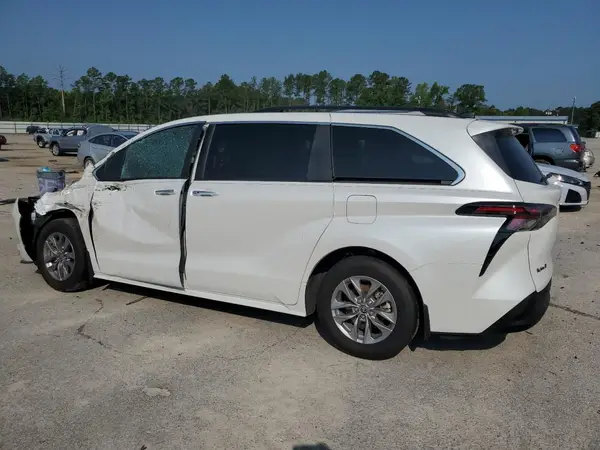 5TDYRKEC6RS218039 2024 TOYOTA SIENNA - Image 2