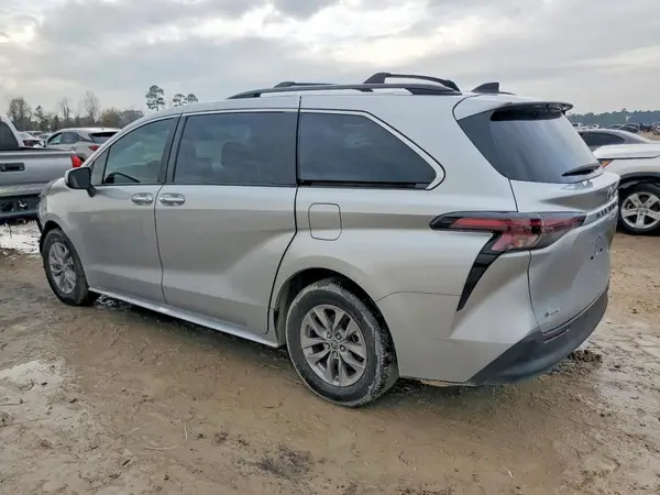 5TDYRKEC6SS228155 2025 TOYOTA SIENNA - Image 2