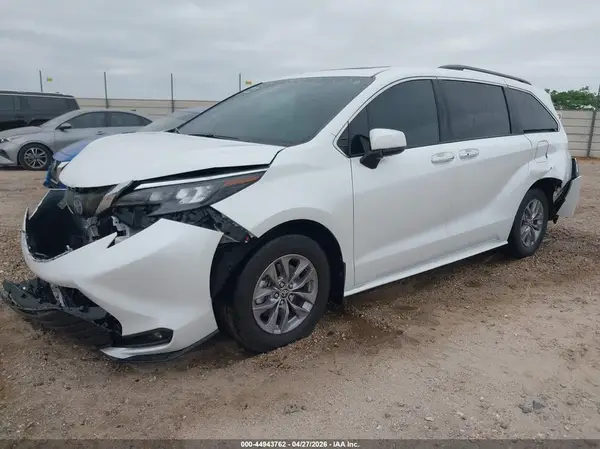 5TDYRKEC6SS241598 2025 TOYOTA SIENNA - Image 2