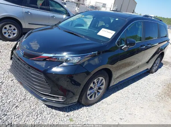 5TDYRKEC6SS253928 2025 TOYOTA SIENNA - Image 2