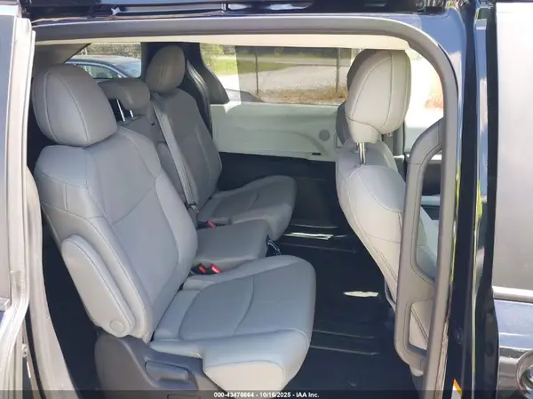 5TDYRKEC6SS253928 2025 TOYOTA SIENNA - Image 8
