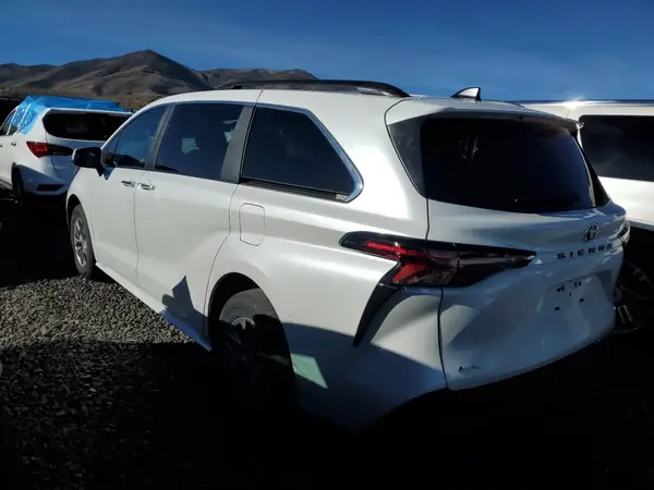 5TDYRKEC6SS270583 2025 TOYOTA SIENNA - Image 2