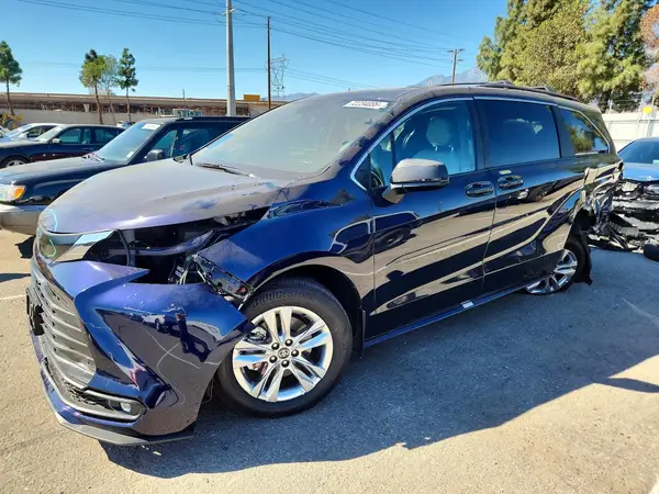 5TDYRKEC6TS306919 2026 TOYOTA SIENNA - Image 1