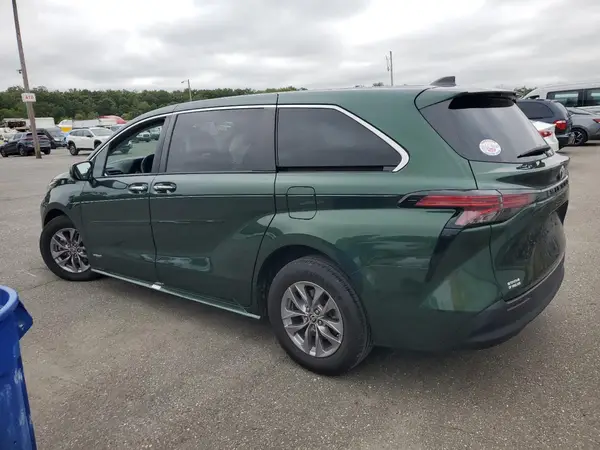 5TDYRKEC7MS007781 2021 TOYOTA SIENNA - Image 2