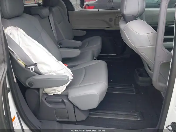 5TDYRKEC7MS014648 2021 TOYOTA SIENNA - Image 8