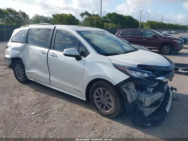 5TDYRKEC7MS017968 2021 TOYOTA SIENNA - Image 1