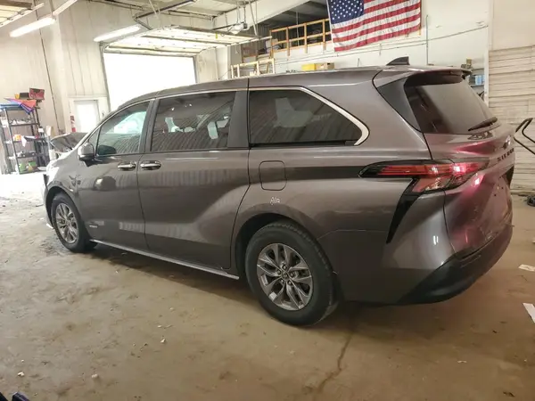 5TDYRKEC7MS027027 2021 TOYOTA SIENNA - Image 2