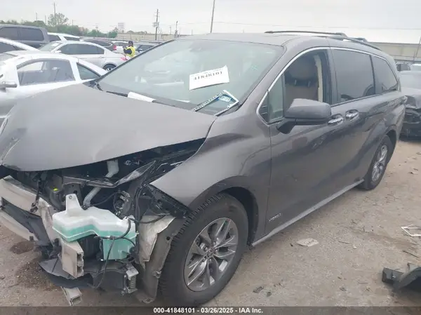 5TDYRKEC7MS051604 2021 TOYOTA SIENNA - Image 2