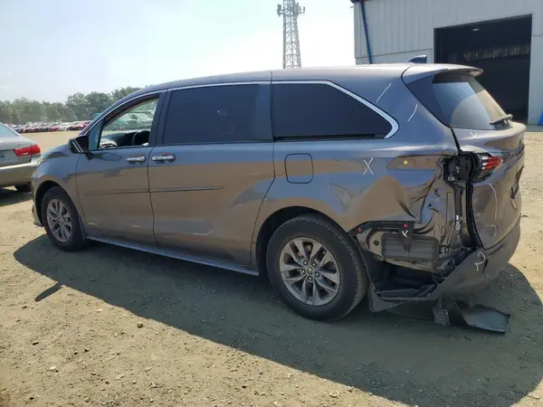 5TDYRKEC7MS053059 2021 TOYOTA SIENNA - Image 2