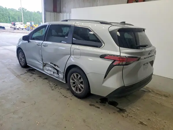 5TDYRKEC7MS056172 2021 TOYOTA SIENNA - Image 2