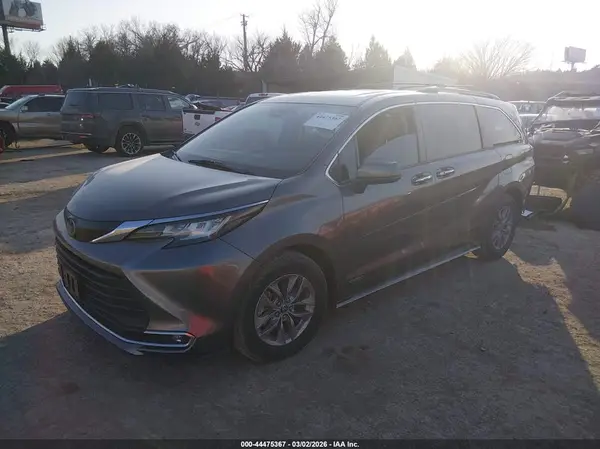 5TDYRKEC7MS059895 2021 TOYOTA SIENNA - Image 2