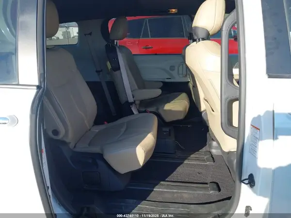 5TDYRKEC7NS081431 2022 TOYOTA SIENNA - Image 8
