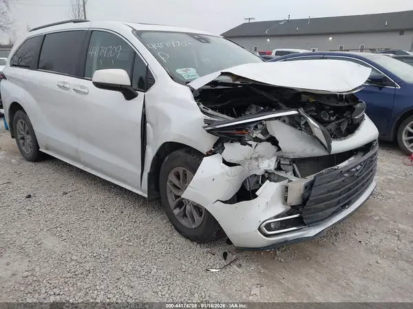 5TDYRKEC7NS101872 2022 TOYOTA SIENNA - Image 1