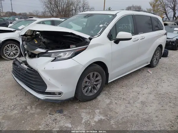 5TDYRKEC7NS101872 2022 TOYOTA SIENNA - Image 2
