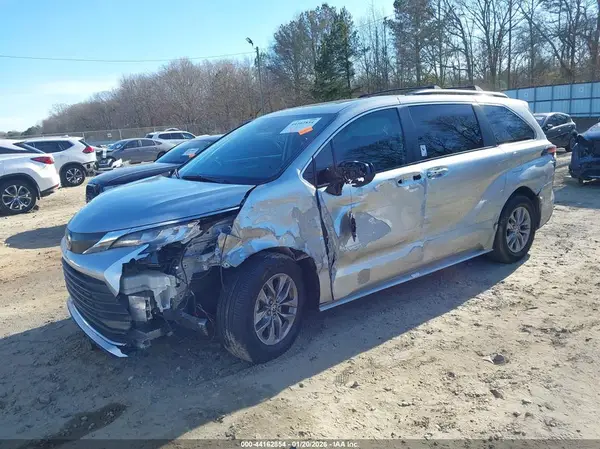 5TDYRKEC7NS102276 2022 TOYOTA SIENNA - Image 2