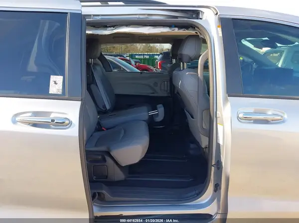 5TDYRKEC7NS102276 2022 TOYOTA SIENNA - Image 8